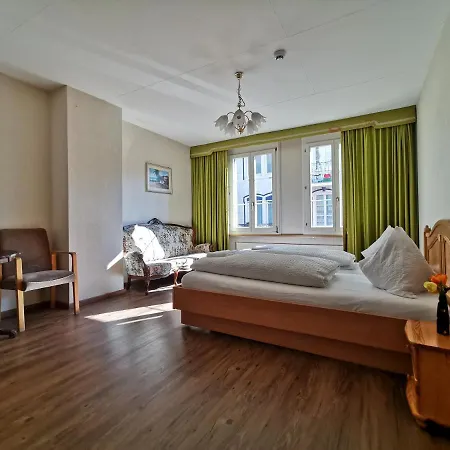 25 Apartment *